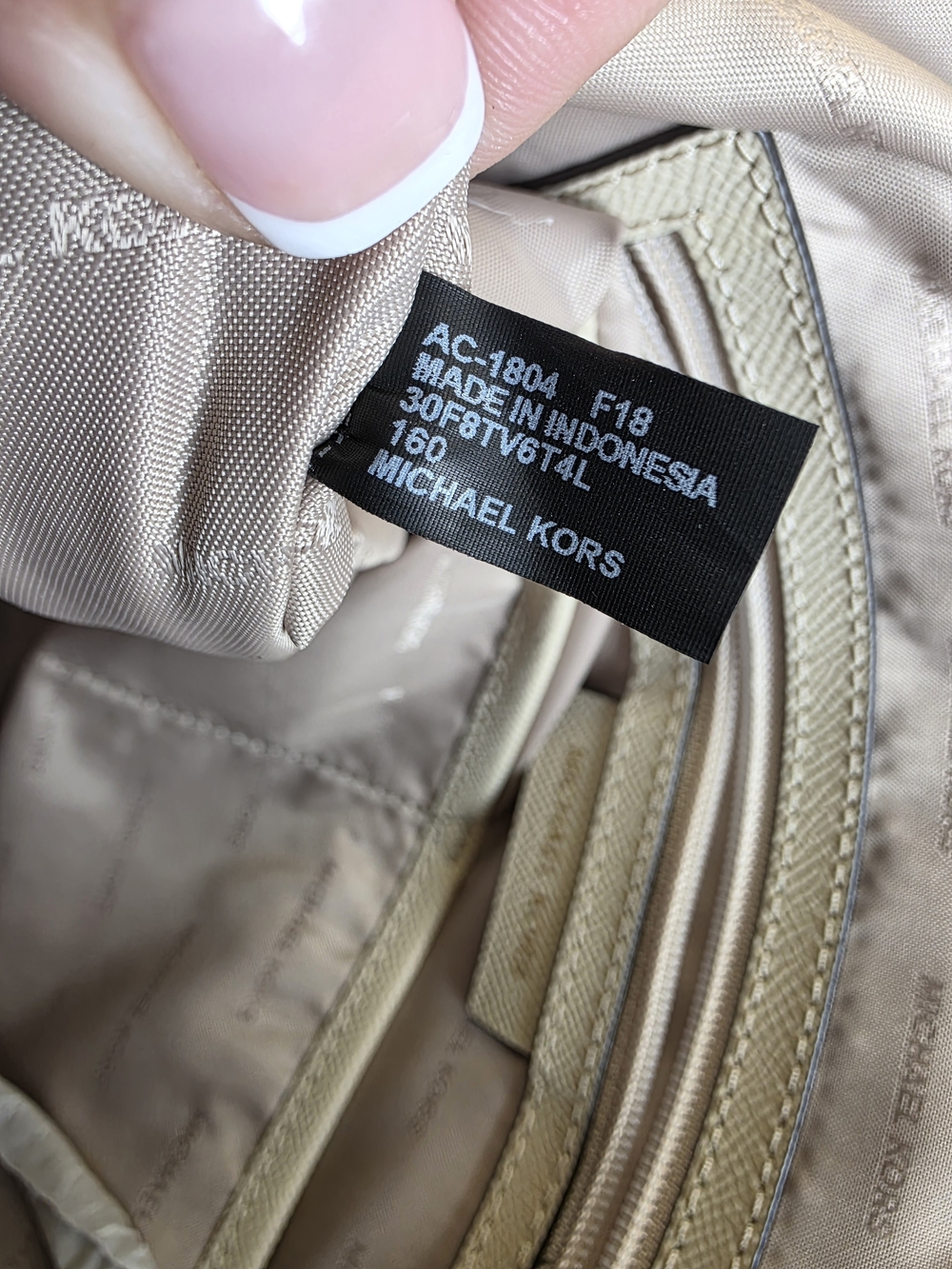 Michael Kors Nude Beige Saffiano Leather Tote Bag Work Laptop School Nwot - Picture 13 of 14